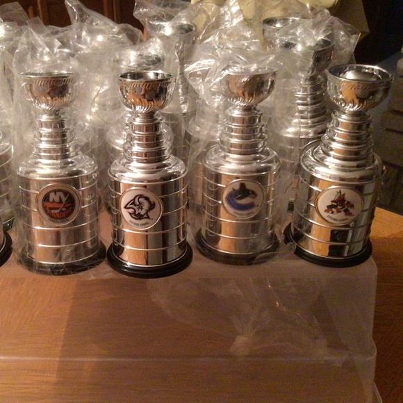 NHL Mini Stanley cup trophy - Picture 2 of 2